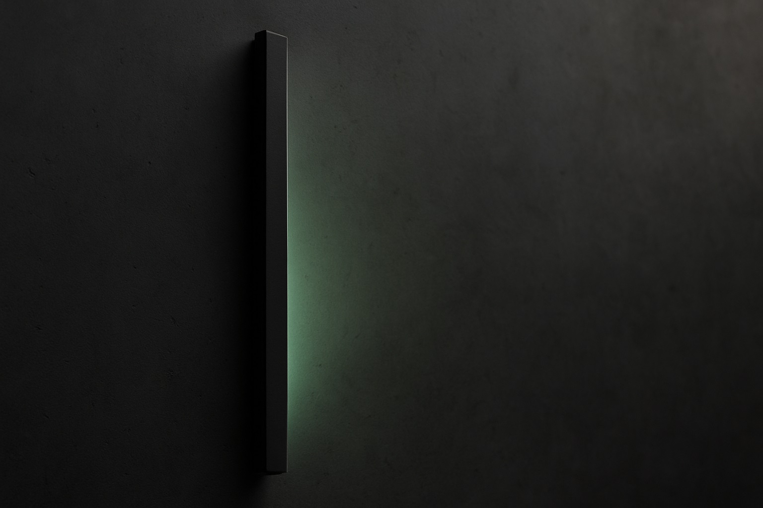 Slim side profile of the panel